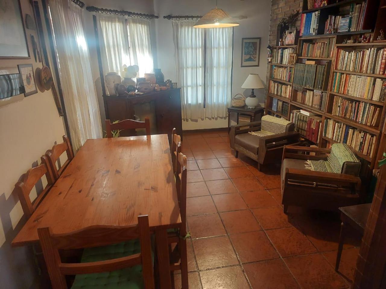 Casa Confortable - Parque Central - Estacionamiento, Patio, 3 Banos, 5 Habitaciones - La Cieneguita Exterior foto